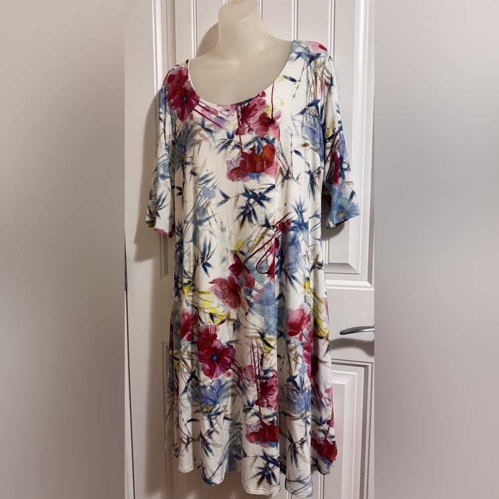 Blue sky bamboo Floral Print Dress size L new without tags